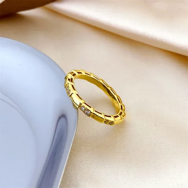 Bvlgari Tubogas সোনালি মাদার অফ পার্ল এবং পেভ স্টোন আংটি 4