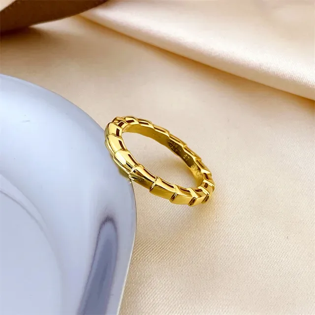 Bvlgari Tubogas সোনালি মাদার অফ পার্ল এবং পেভ স্টোন আংটি 6