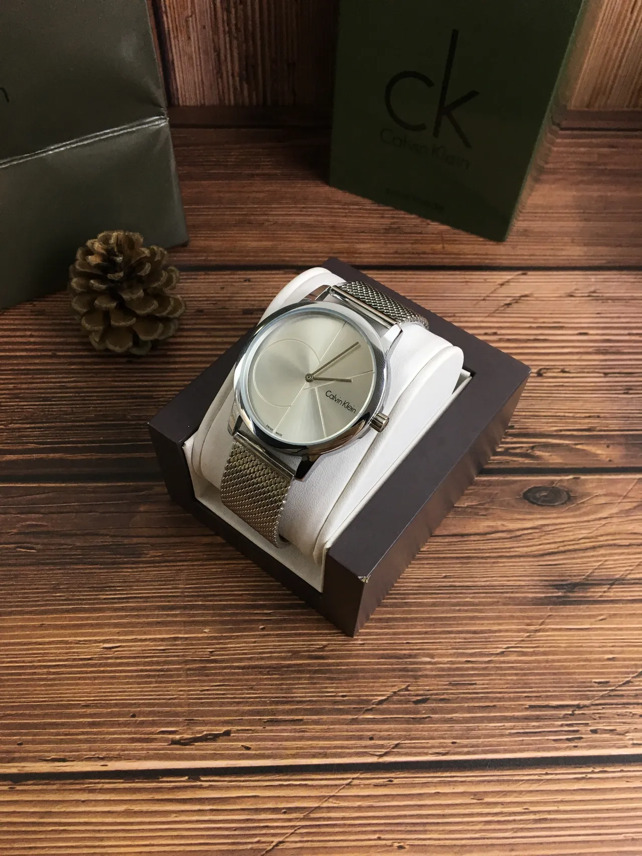 Calvin Klein Minimal Silver-Tone Mesh Bracelet Quartz Watch 2