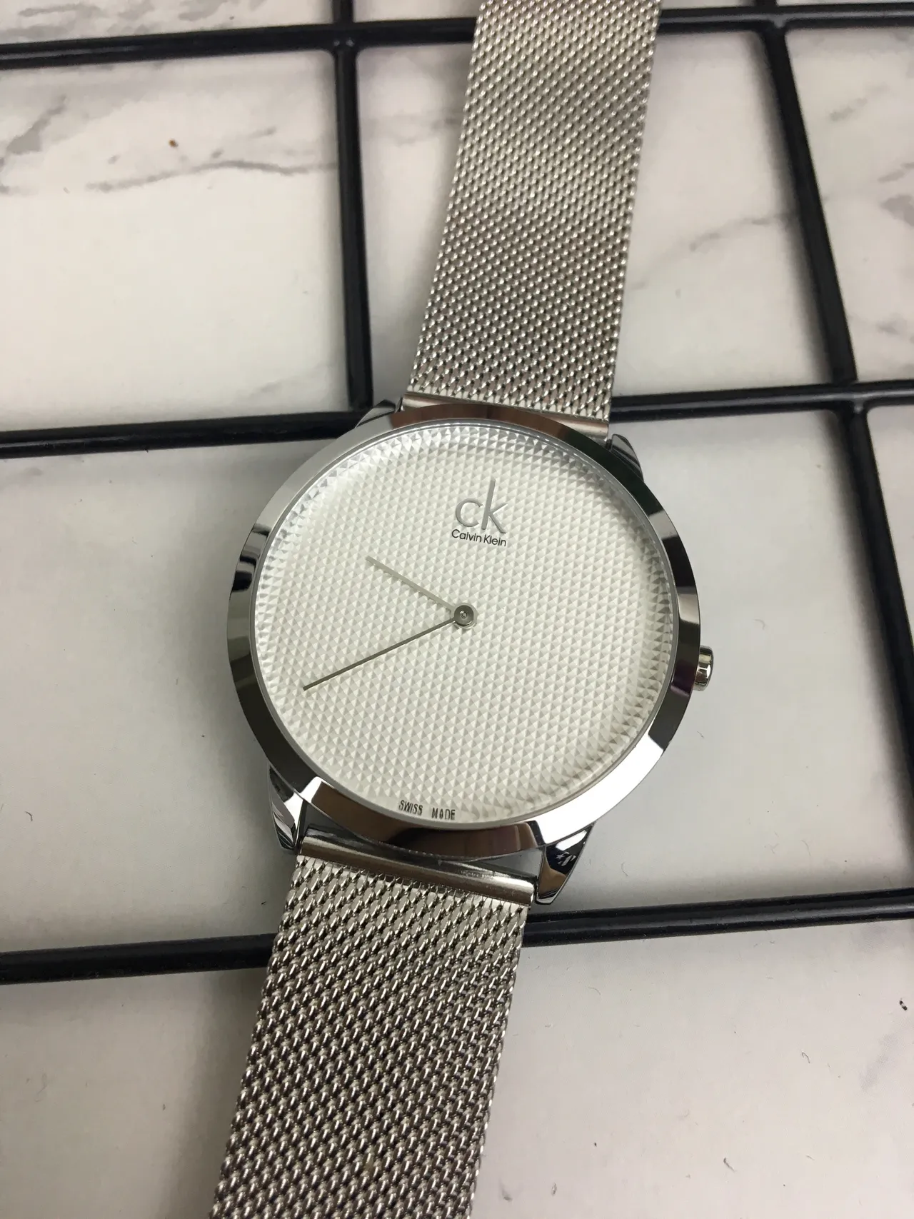 Calvin Klein Minimalist Silver-Tone Mesh Strap Quartz Watch 10
