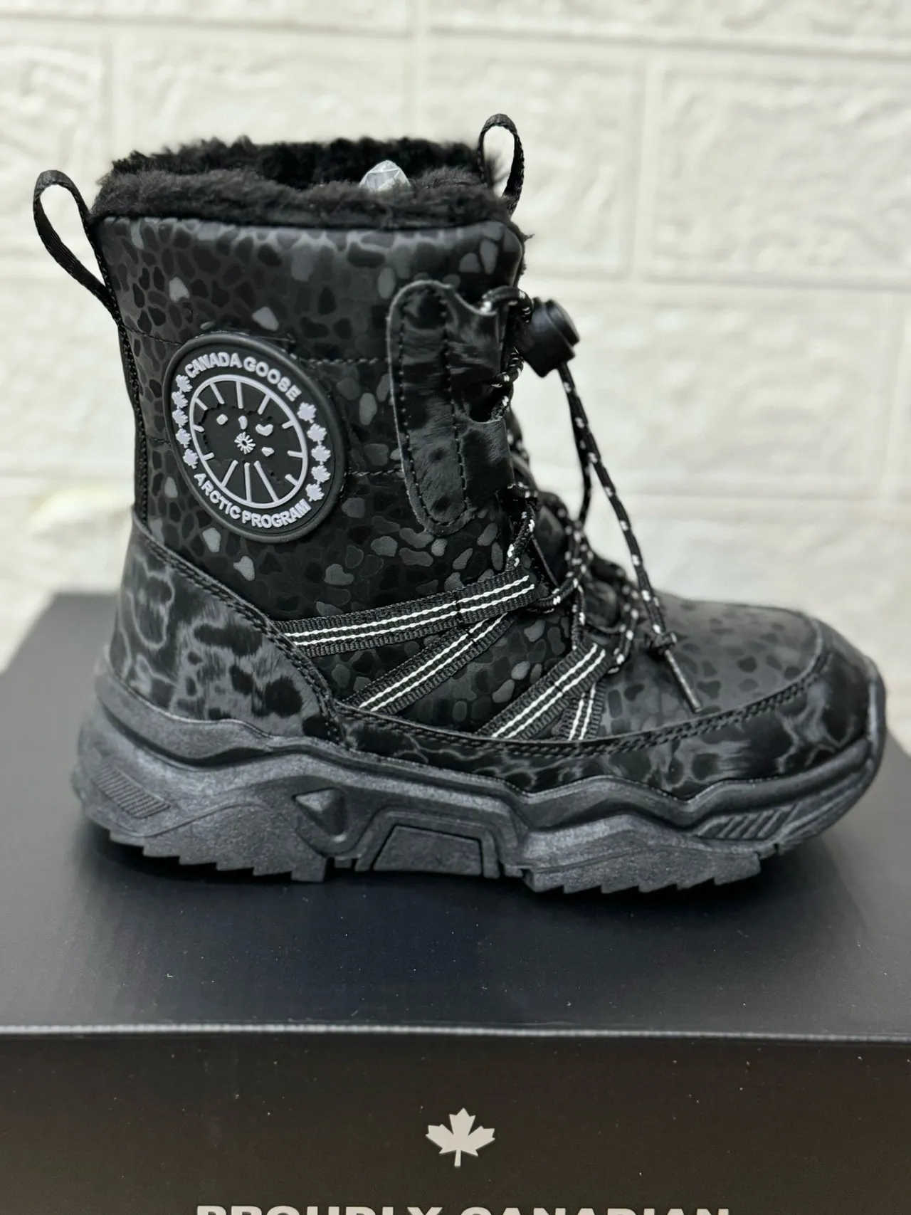 Canada Goose Arctic Program Estampado de Leopardo Botas de Nieve Negro para Niños 3