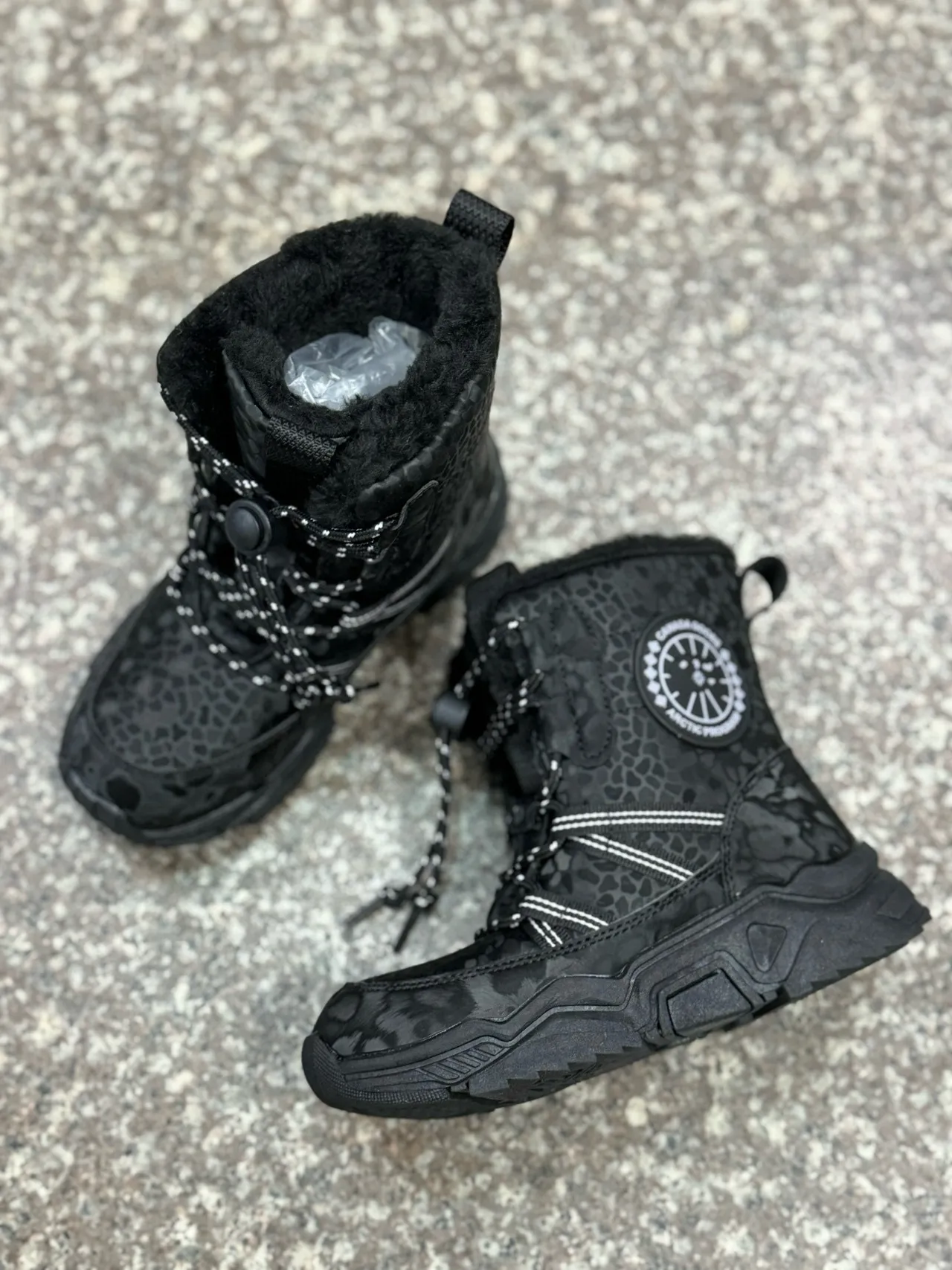 Canada Goose Arctic Program Estampado de Leopardo Botas de Nieve Negro para Niños 6