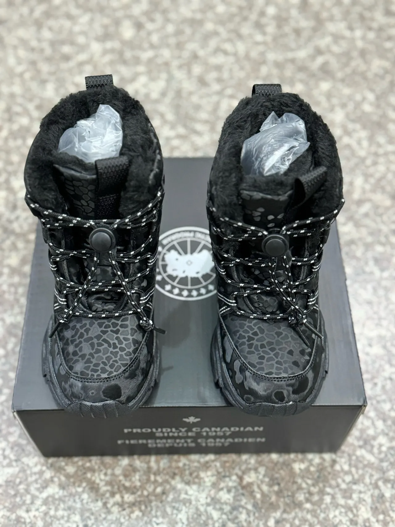 Canada Goose Arctic Program Estampado de Leopardo Botas de Nieve Negro para Niños 7