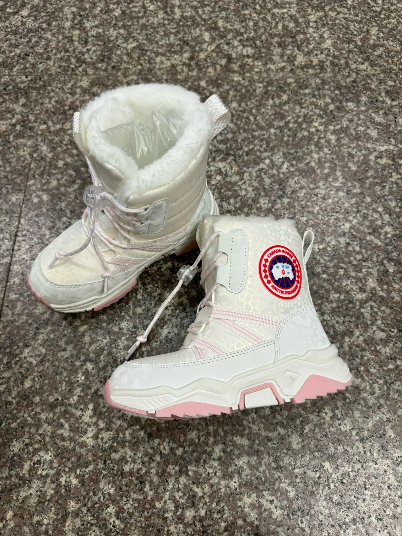 Canada Goose Arctic Program Estampado de Leopardo Botas de Nieve Negro para Niños 17