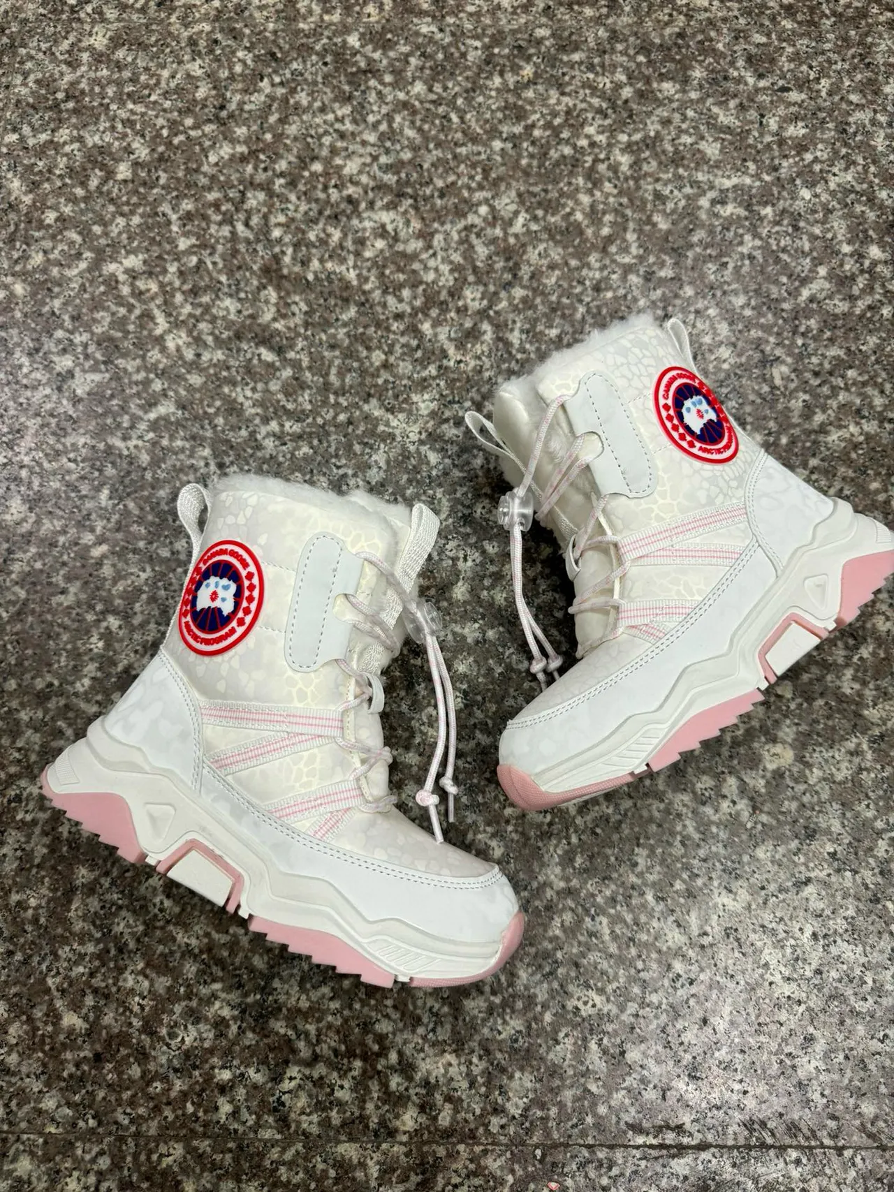 Canada Goose Arctic Program Estampado de Leopardo Botas de Nieve Negro para Niños 19