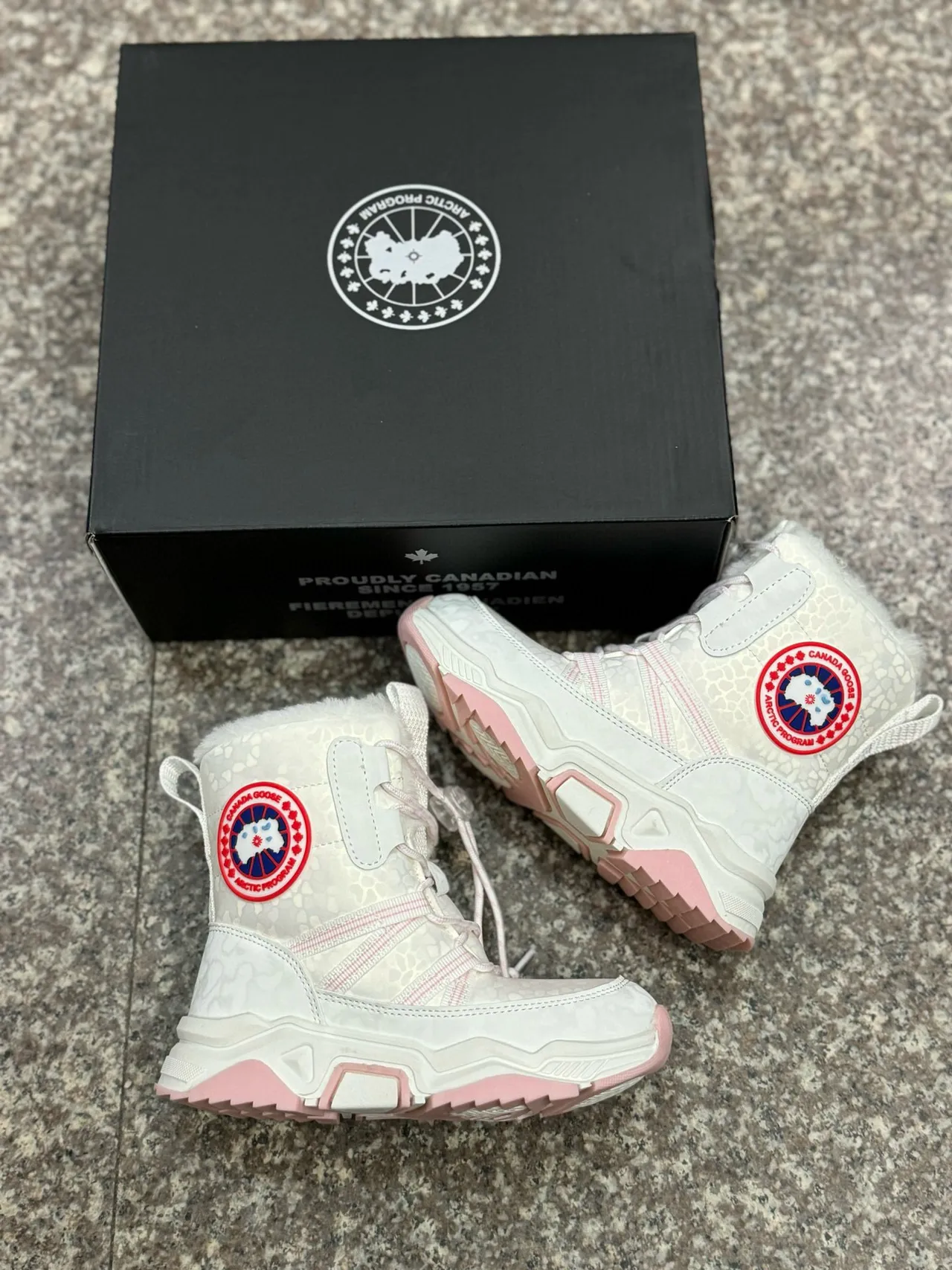 Canada Goose Arctic Program Estampado de Leopardo Botas de Nieve Negro para Niños 20