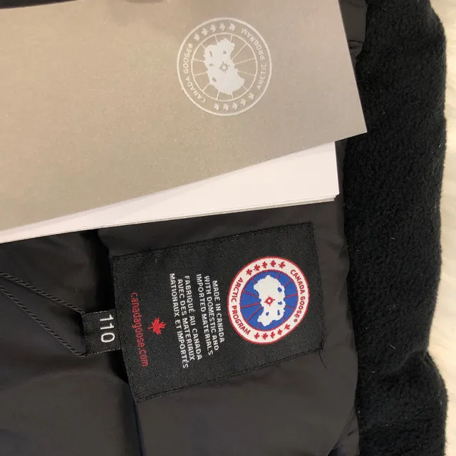 Canada Goose Purple Black Quilted High-Collar Vest 17