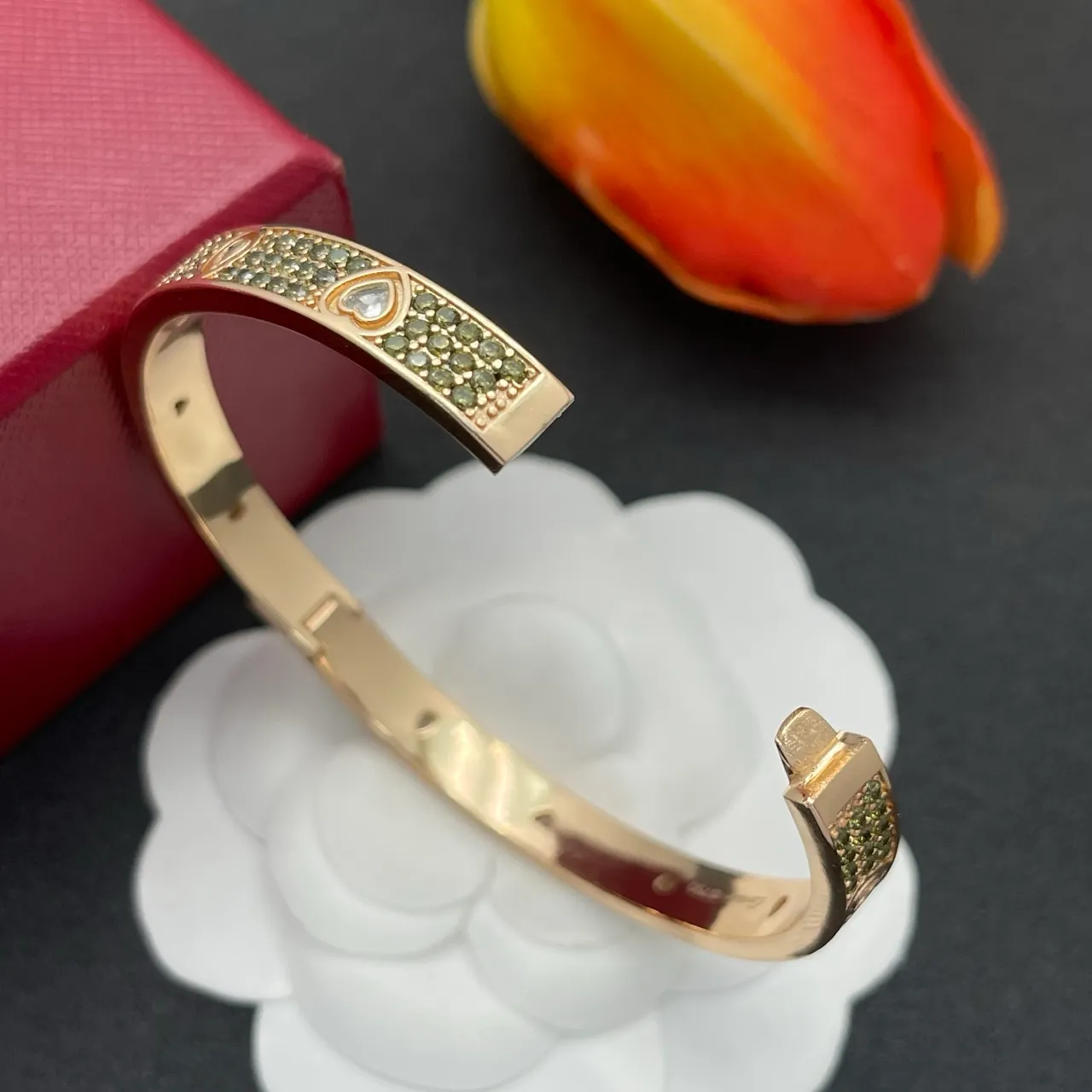 Cartier Bracelet Motif Cœur Pavé-Set Or Vert 4