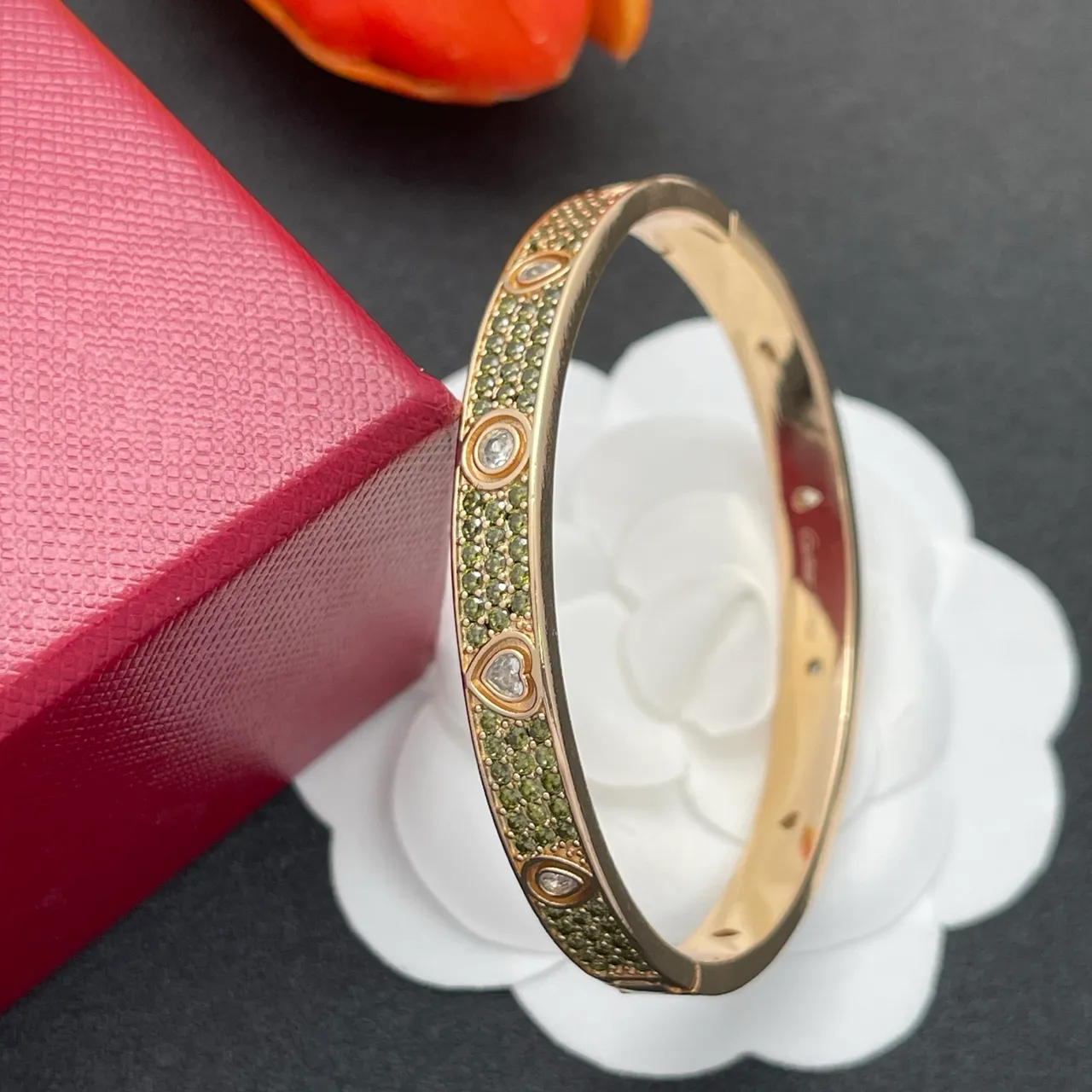 Cartier Bracelet Motif Cœur Pavé-Set Or Vert 5