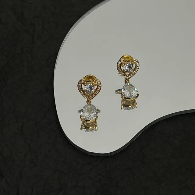Cartier Brincos de coração e lágrima 4