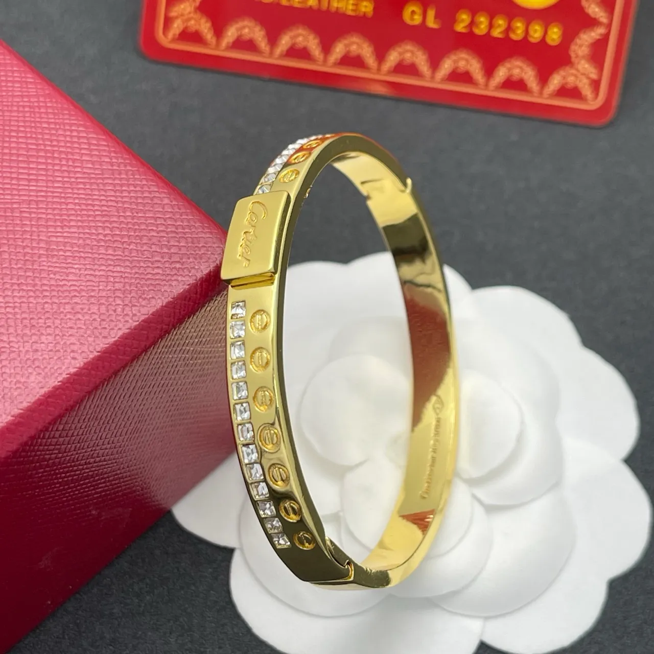 Cartier Juste un Clou Bracelet en or pavé de cristal 5