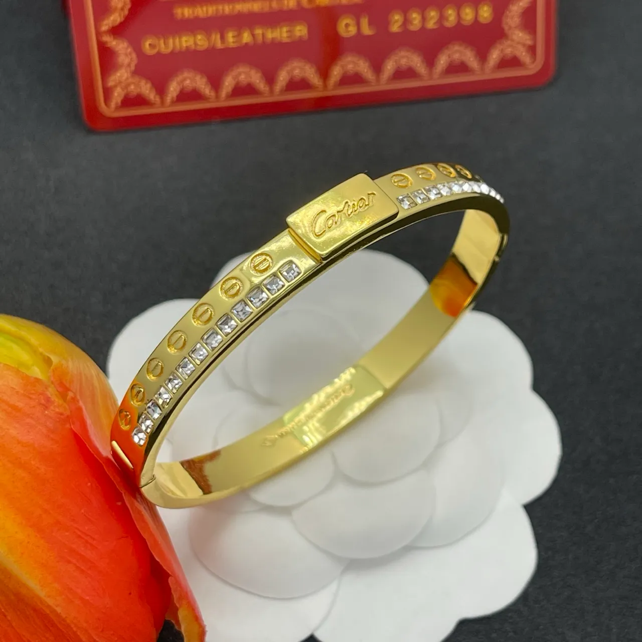 Cartier Juste un Clou Bracelet en or pavé de cristal 6
