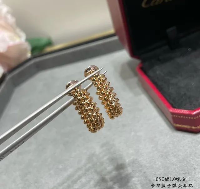 Cartier Juste un Clou Aureole Doré Blanc Étroit Pavé-Set Pierres Boucles d'oreilles 9
