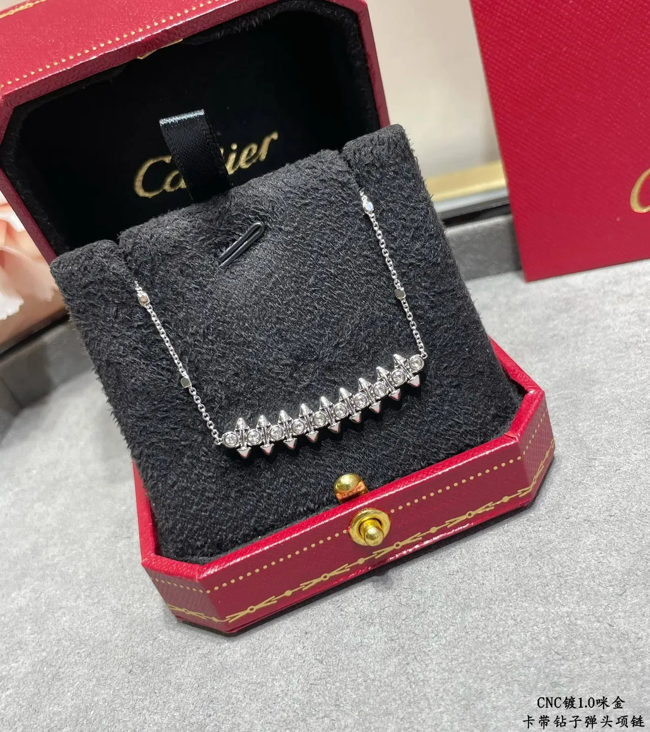 Cartier Juste un Clou Collier à pendentif avec barre à picots 6
