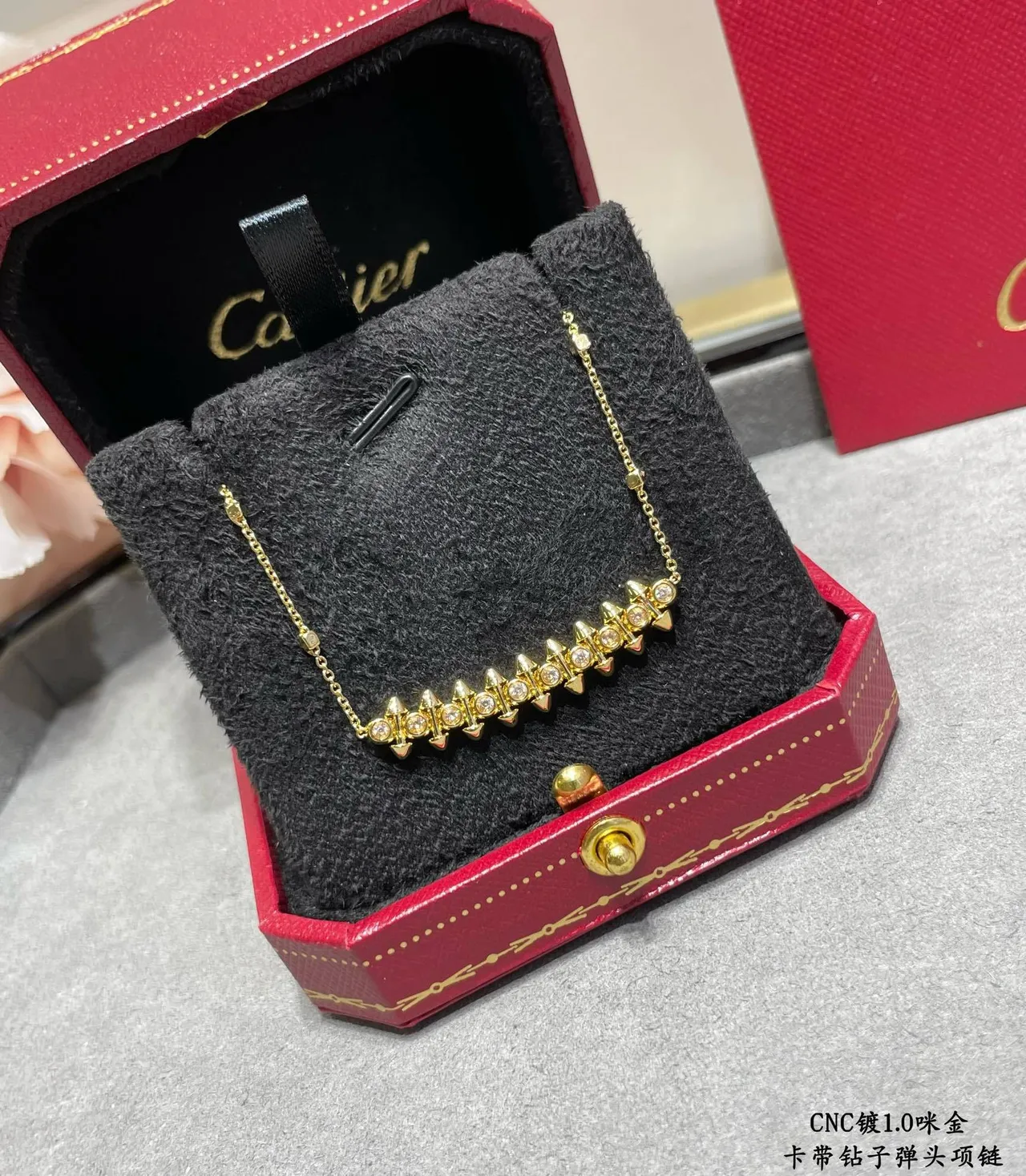 Cartier Juste un Clou Collier à pendentif avec barre à picots 8
