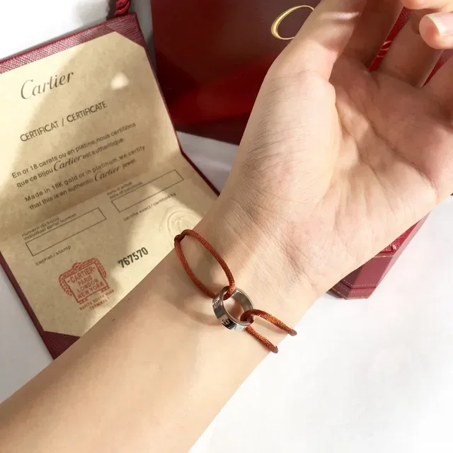 Cartier Love bracelet cordon fuchsia anneaux entrelacés 6