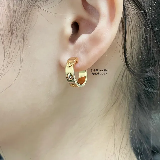 Cartier Love Demi-cerceau Motif à vis Boucles d'oreilles en diamants 9
