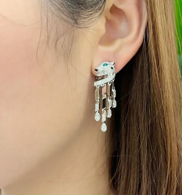 Cartier Panthère de Cartier tête de panthère diamant pavé œil d'émeraude onyx goutte boucle d'oreille 9