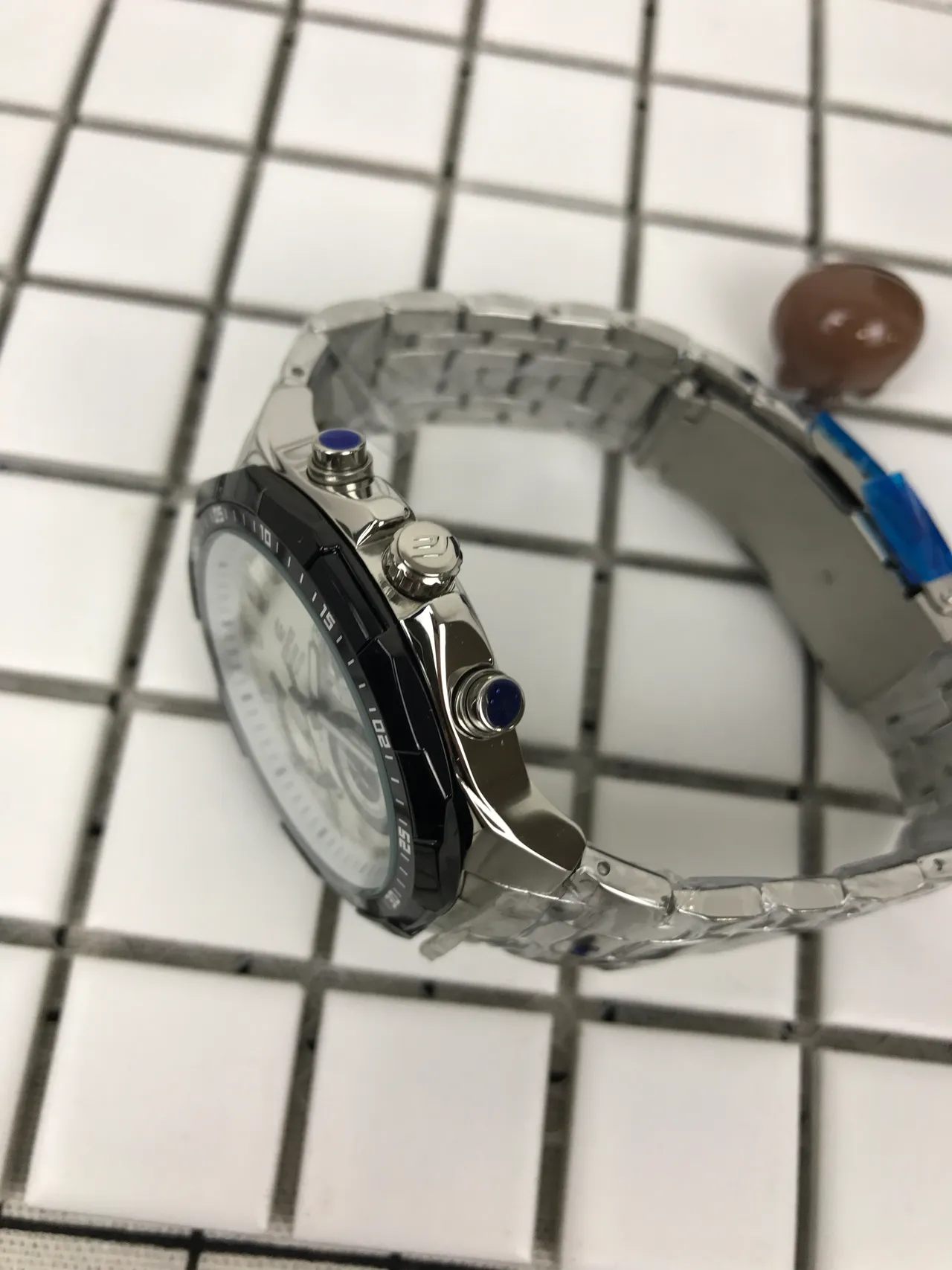 Casio Edifice Cronógrafo Dial Blanco Bisel Negro Reloj de Cuarzo 7
