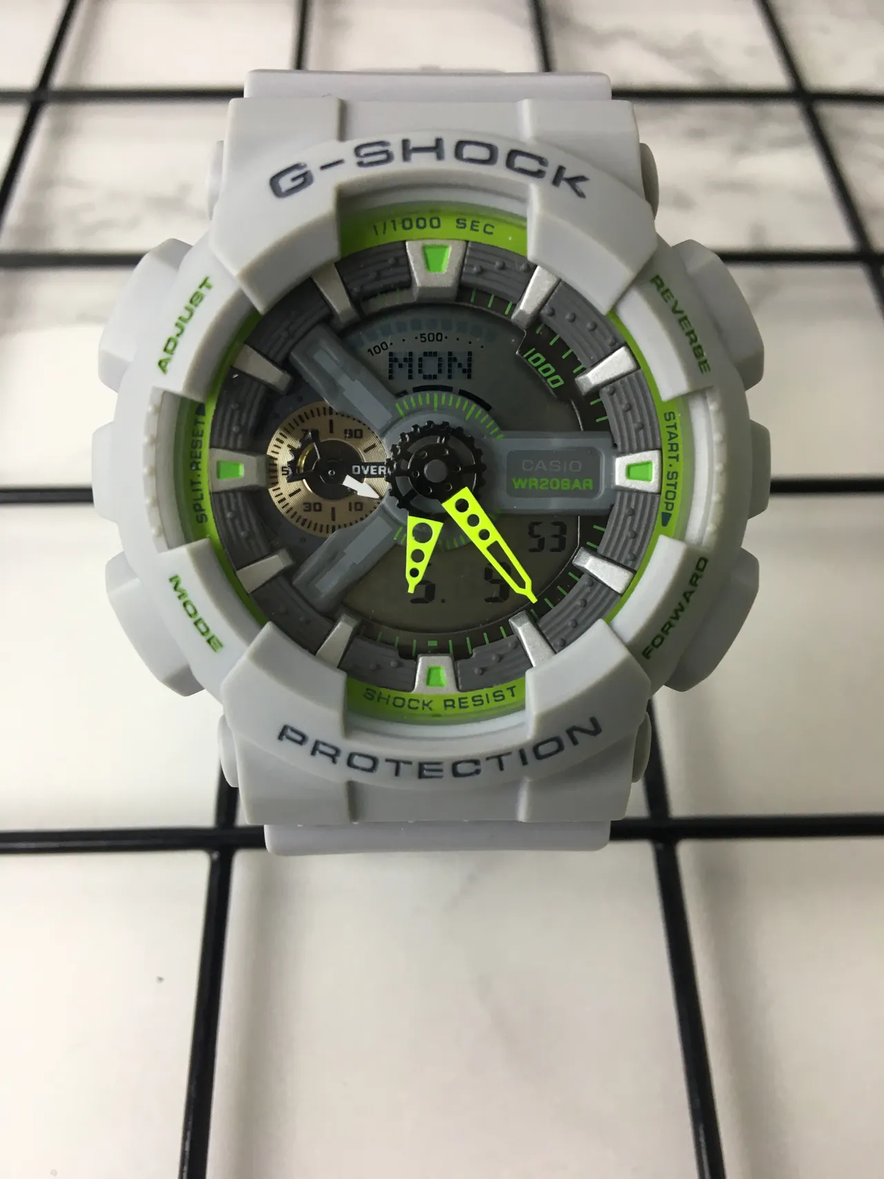Casio G-Shock GA-100 Gris clair et vert citron Montre de sport 3