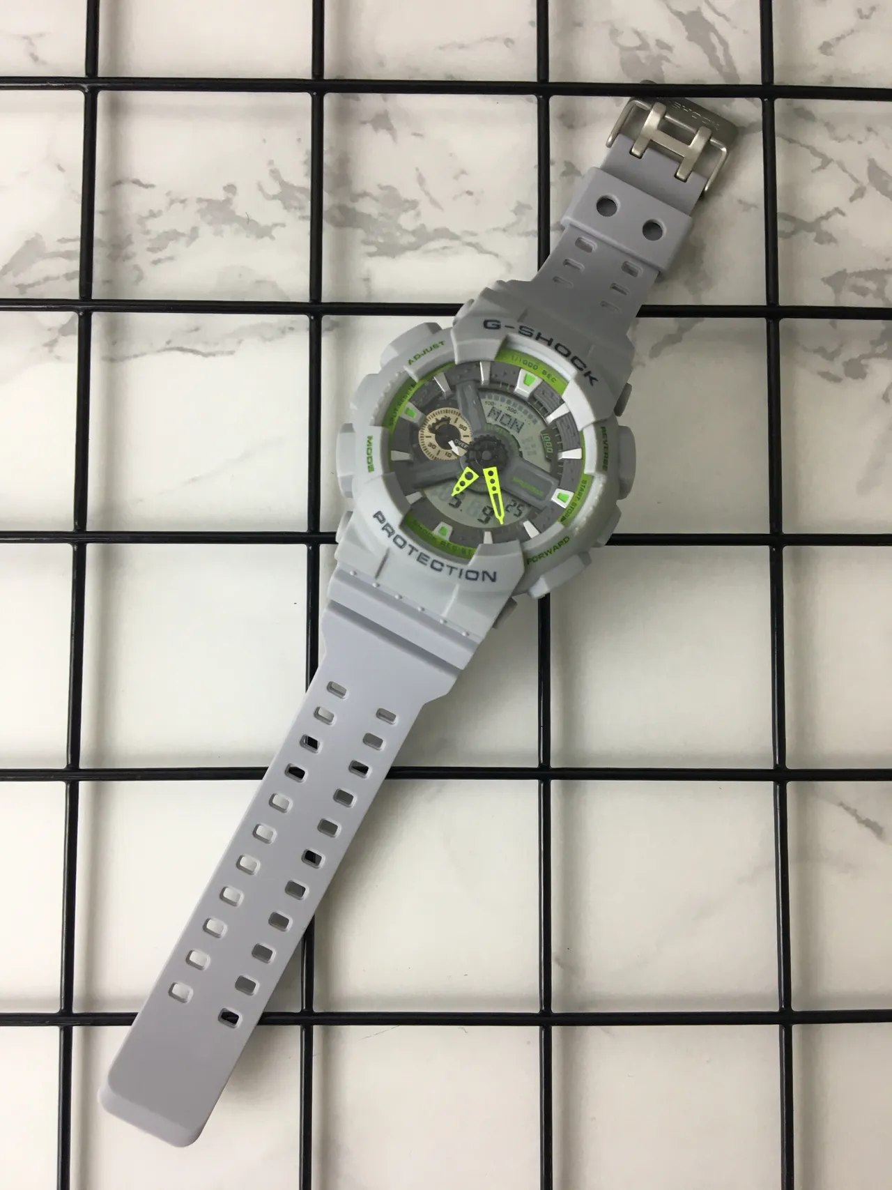 Casio G-Shock GA-100 Gris clair et vert citron Montre de sport 6