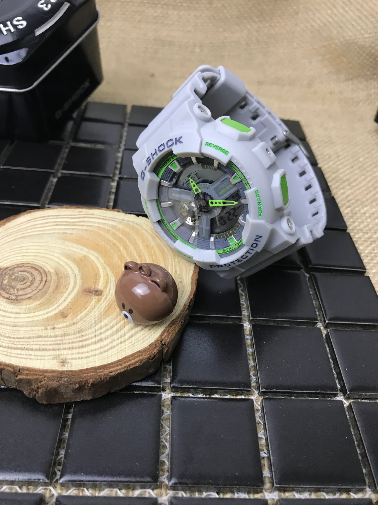 Casio G-Shock GA-100 Gris clair et vert citron Montre de sport 16