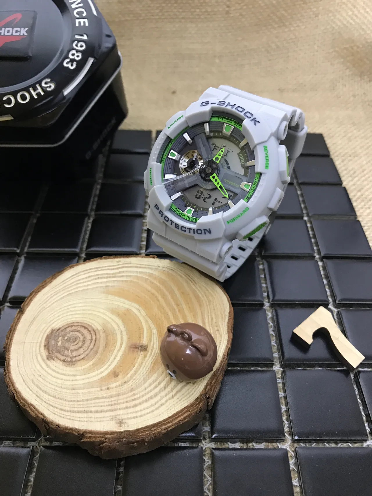 Casio G-Shock GA-100 Gris clair et vert citron Montre de sport 17