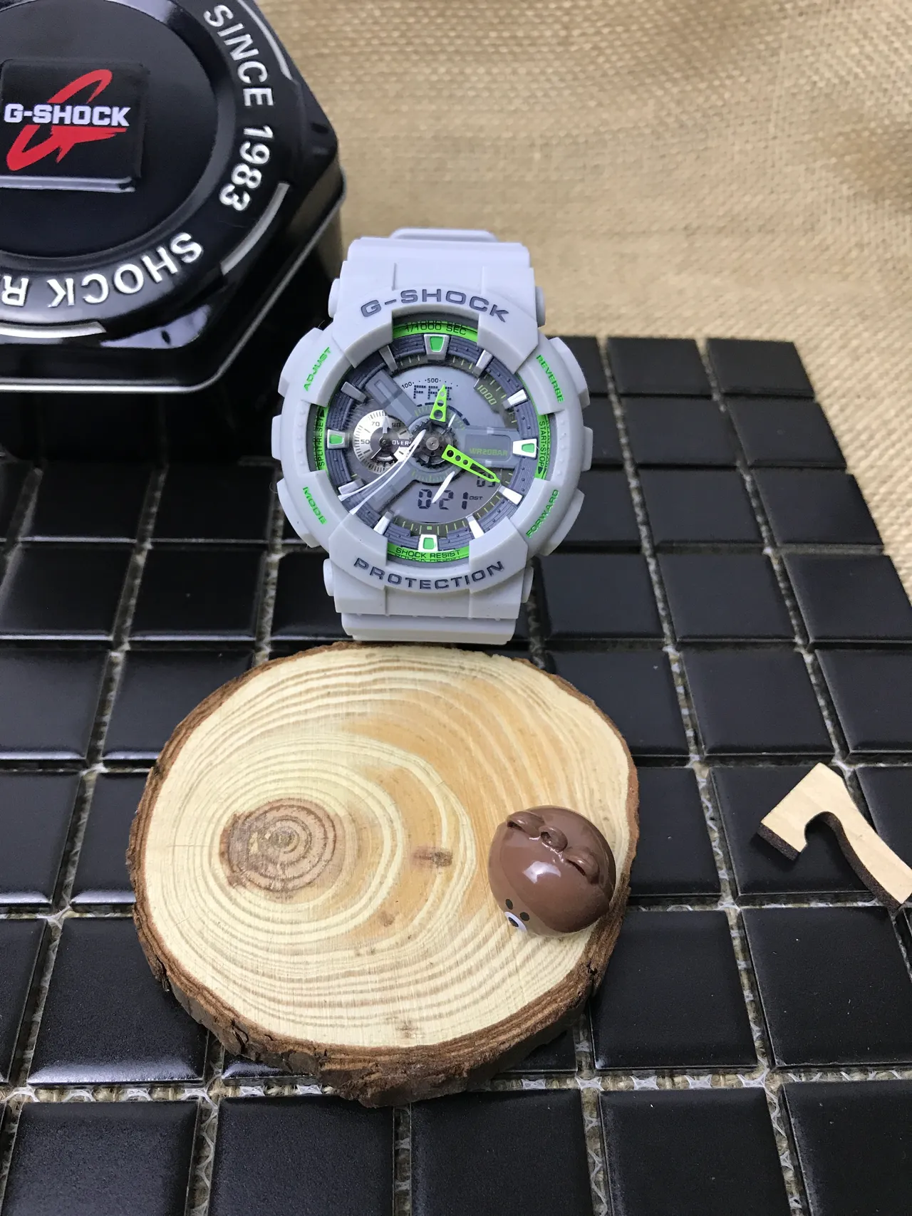 Casio G-Shock GA-100 Gris clair et vert citron Montre de sport 18