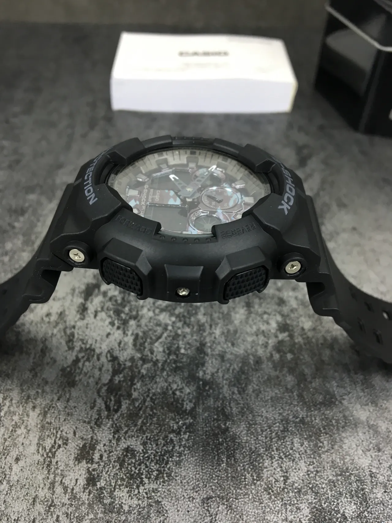 Casio G-Shock GA-100 Montre Sport en Résine Noire Mate 4