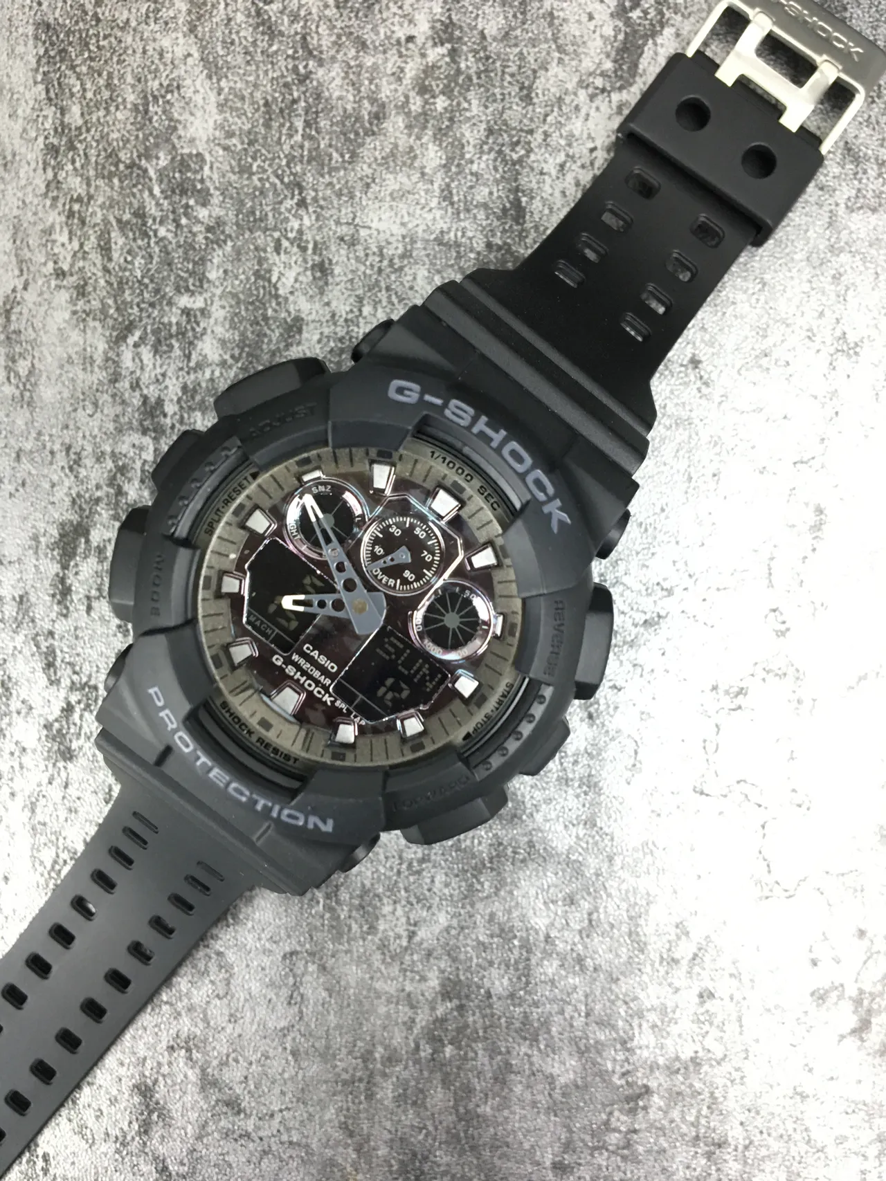 Casio G-Shock GA-100 Montre Sport en Résine Noire Mate 5