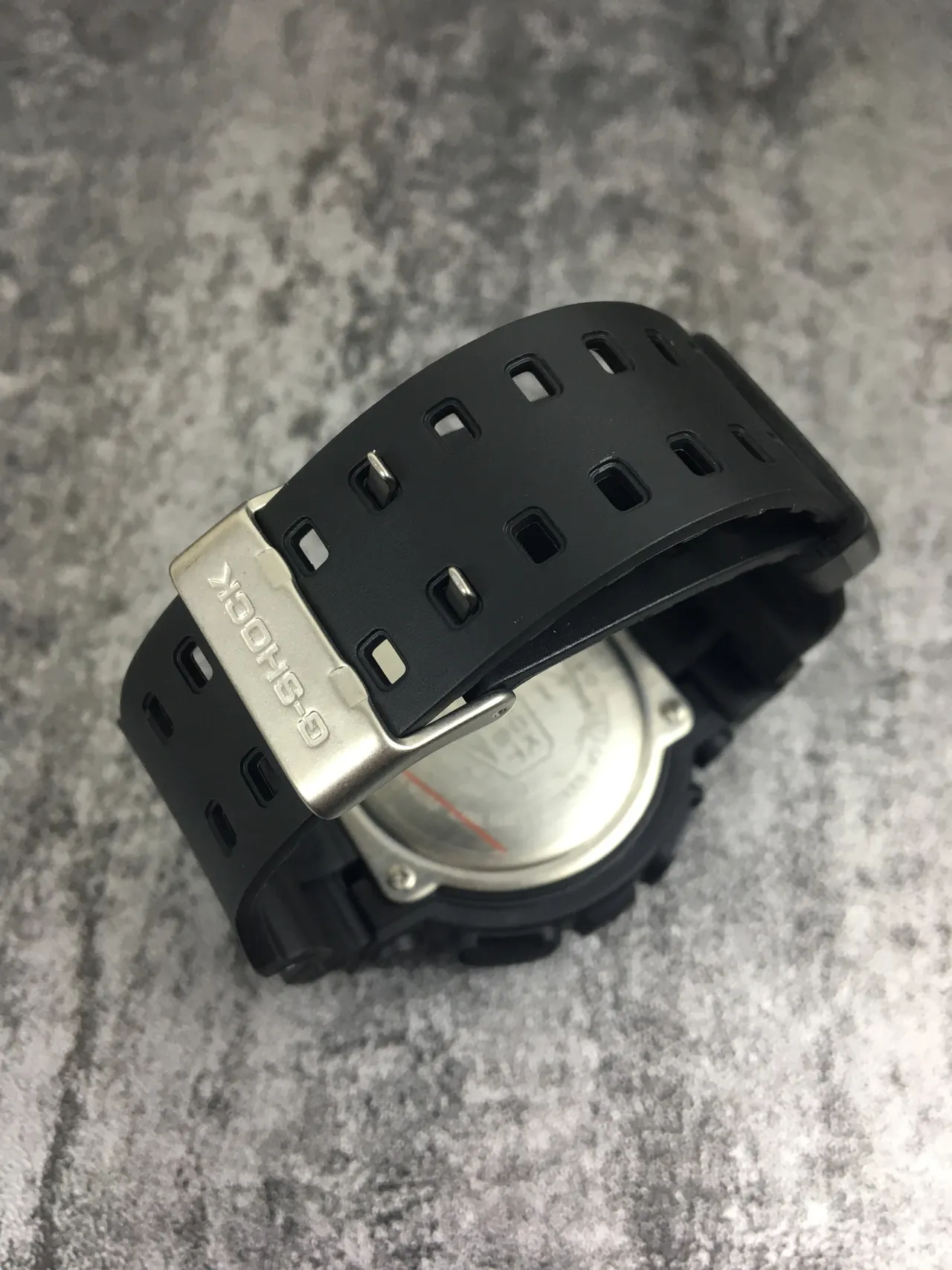 Casio G-Shock GA-100 Montre Sport en Résine Noire Mate 7