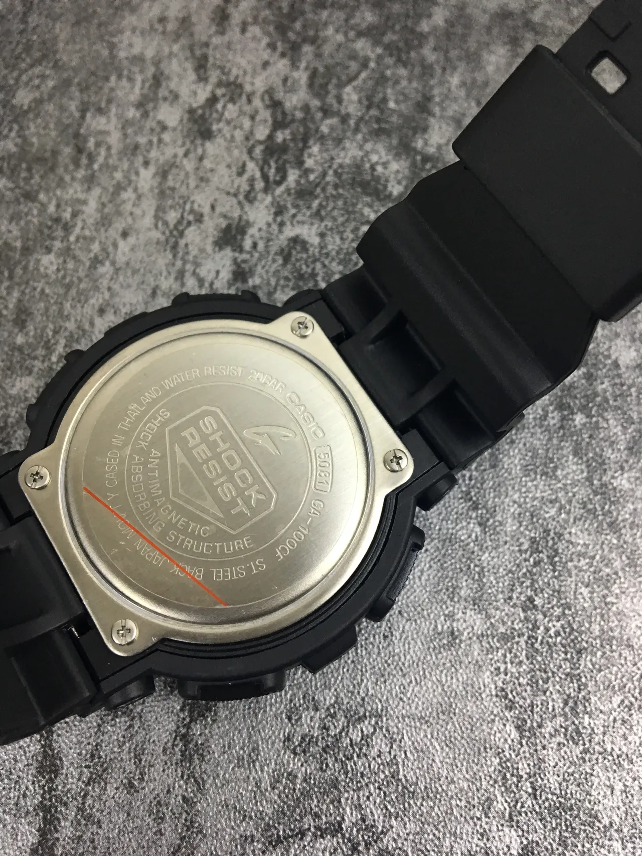 Casio G-Shock GA-100 Montre Sport en Résine Noire Mate 9