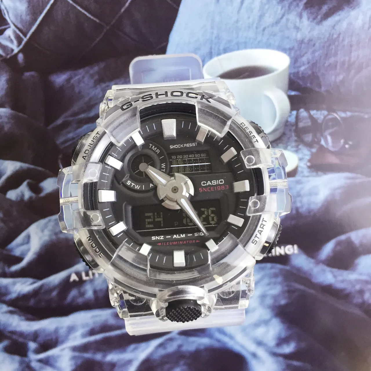 Casio G-Shock GA-100 Montre Sport en Résine Transparente 6