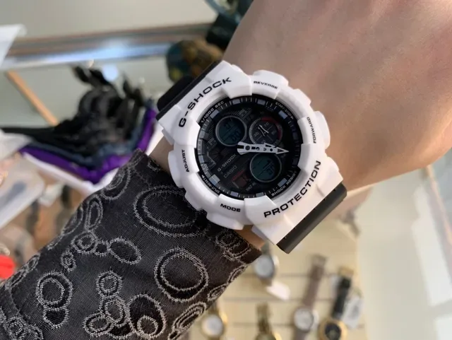 Casio G-Shock GA-100 সাদা ও কালো স্পোর্টস ওয়াচ 2