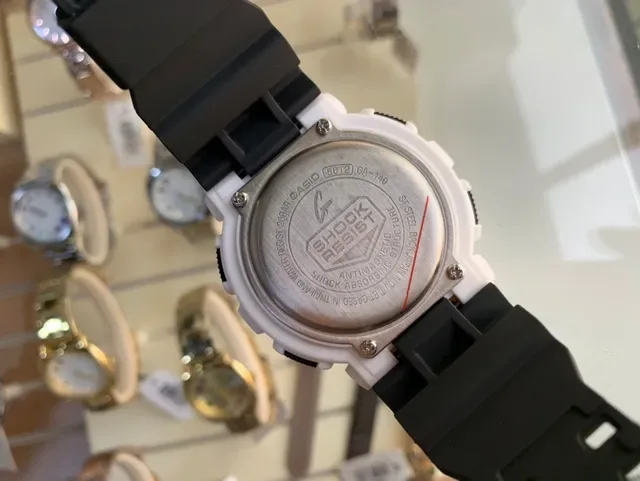 Casio G-Shock GA-100 সাদা ও কালো স্পোর্টস ওয়াচ 3