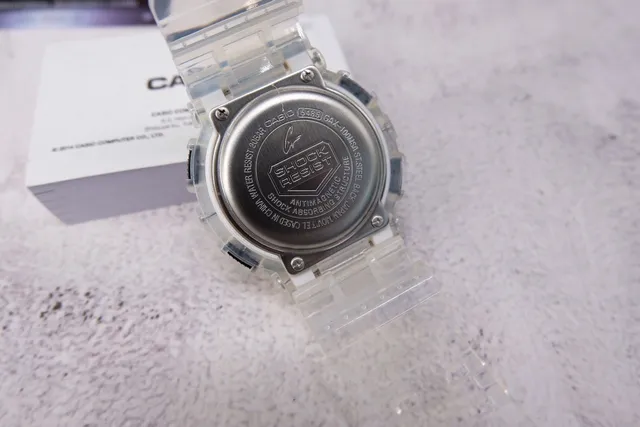 Casio G-Shock GA-2100 Boîtier en Résine Transparente Dorée Cadran Montre 3
