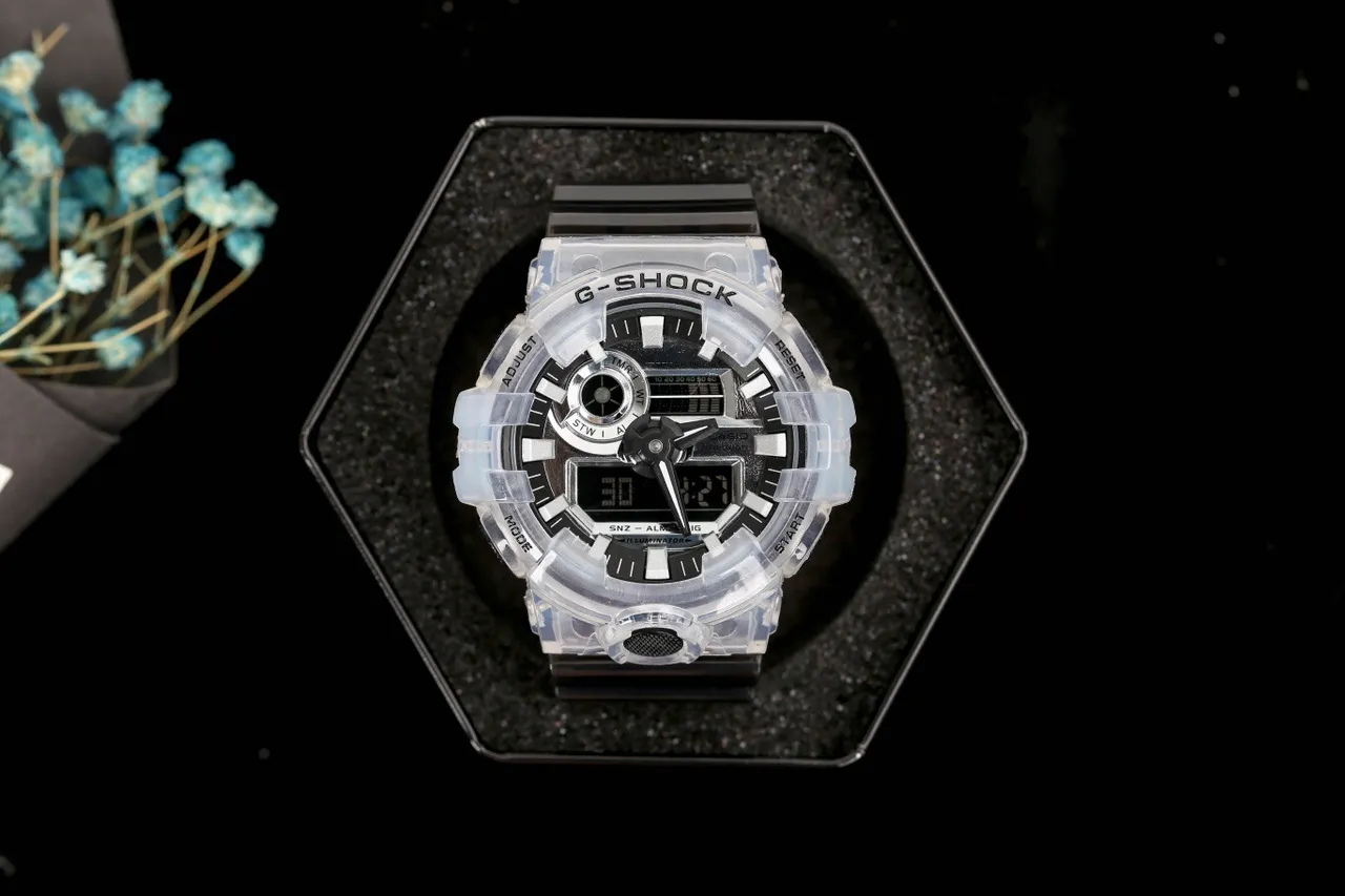 Casio G-Shock Relógio Esportivo em Resina Transparente Preta 4