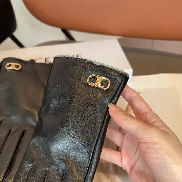 Celine Triomphe Luvas de couro preto e branco lisas com punho franzido 6