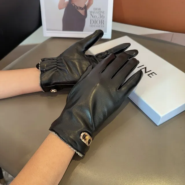 Celine Triomphe Luvas de couro preto e branco lisas com punho franzido 9