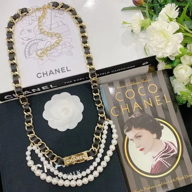 Chanel Sac Tote Noir Doré Satin-Like avec Hardware Interlocking CC 3