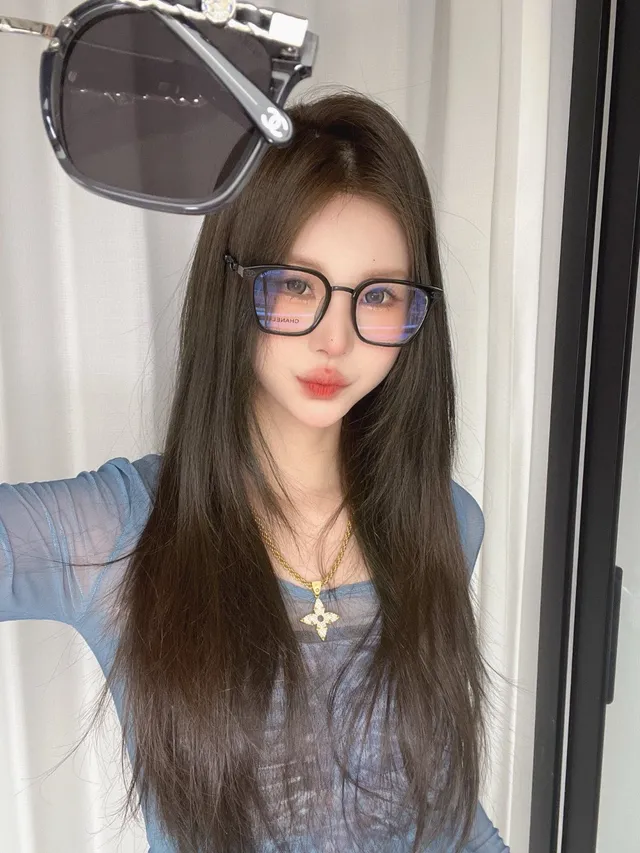 Chanel Black White Rectangular Acetate Frame Chain-Link Temple Detailing Optical Glasses 2