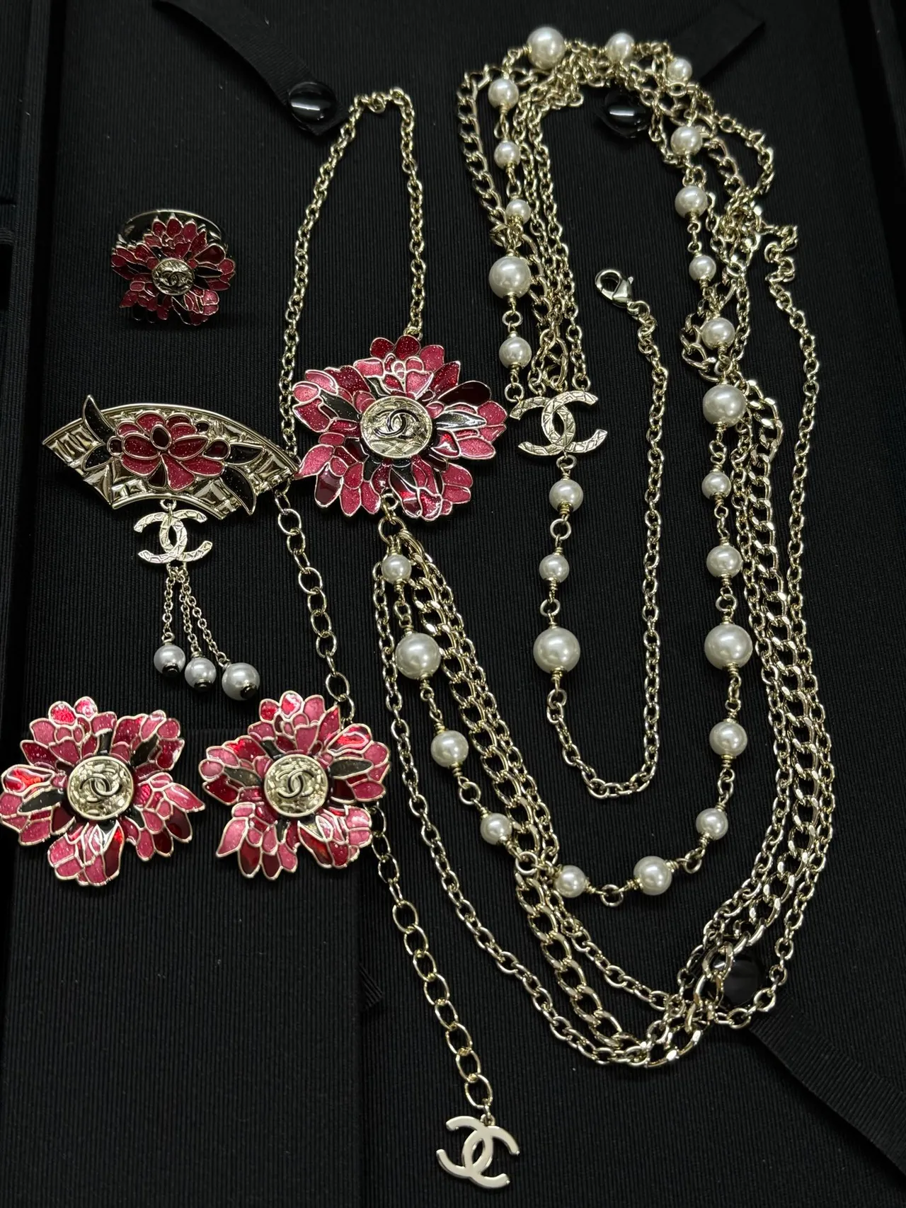 Chanel Camellia Pearl and Chain Necklace 3