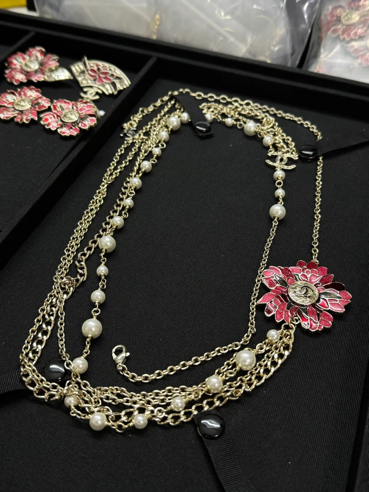 Chanel Camellia Pearl and Chain Necklace 7
