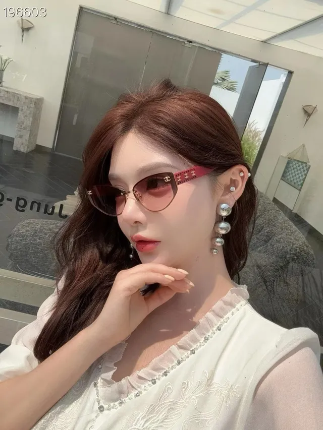 Chanel Cat-Eye Gradient Lens Sunglasses 4