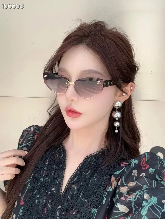 Chanel Cat-Eye Gradient Lens Sunglasses 8