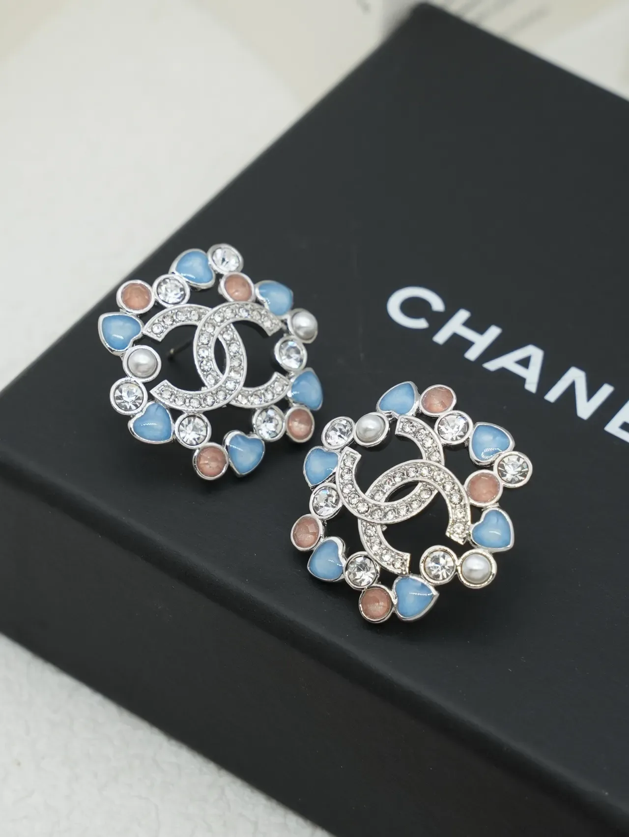 Chanel CC Heart Enamel Pearl Crystal Stud Earrings 3