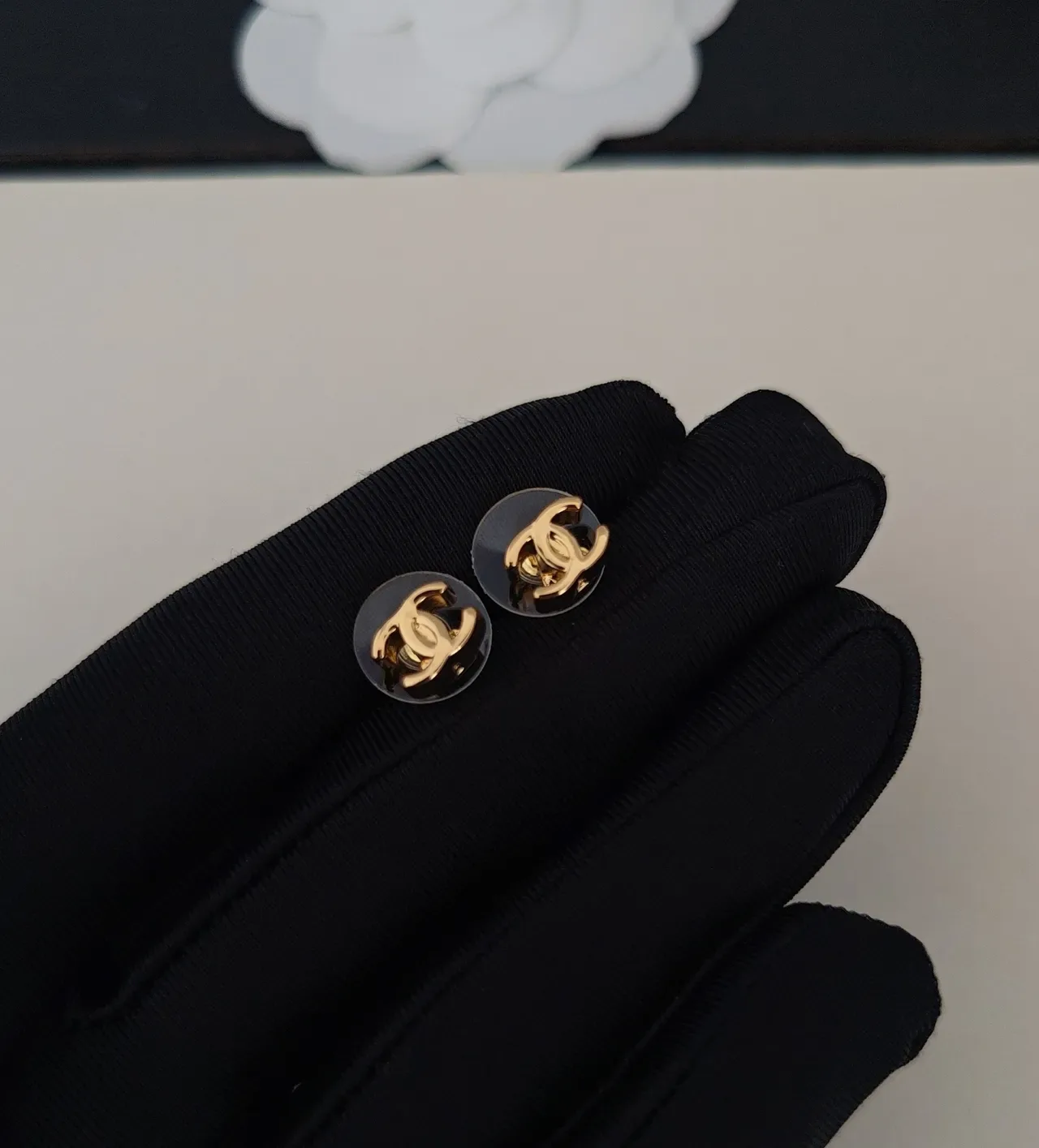 Chanel CC Logo Gold-Tone Rectangular Stud Earrings 5