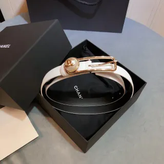 Chanel CC मोती पेटा White Gold Smooth Hardware चमड़े पेटा