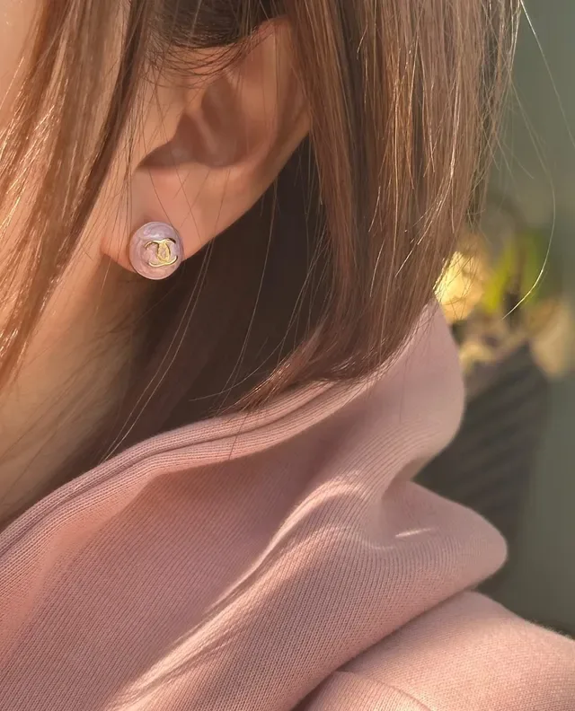 Chanel CC Boucles d'oreilles Stud Violet Doré Ronde Émaillé 3