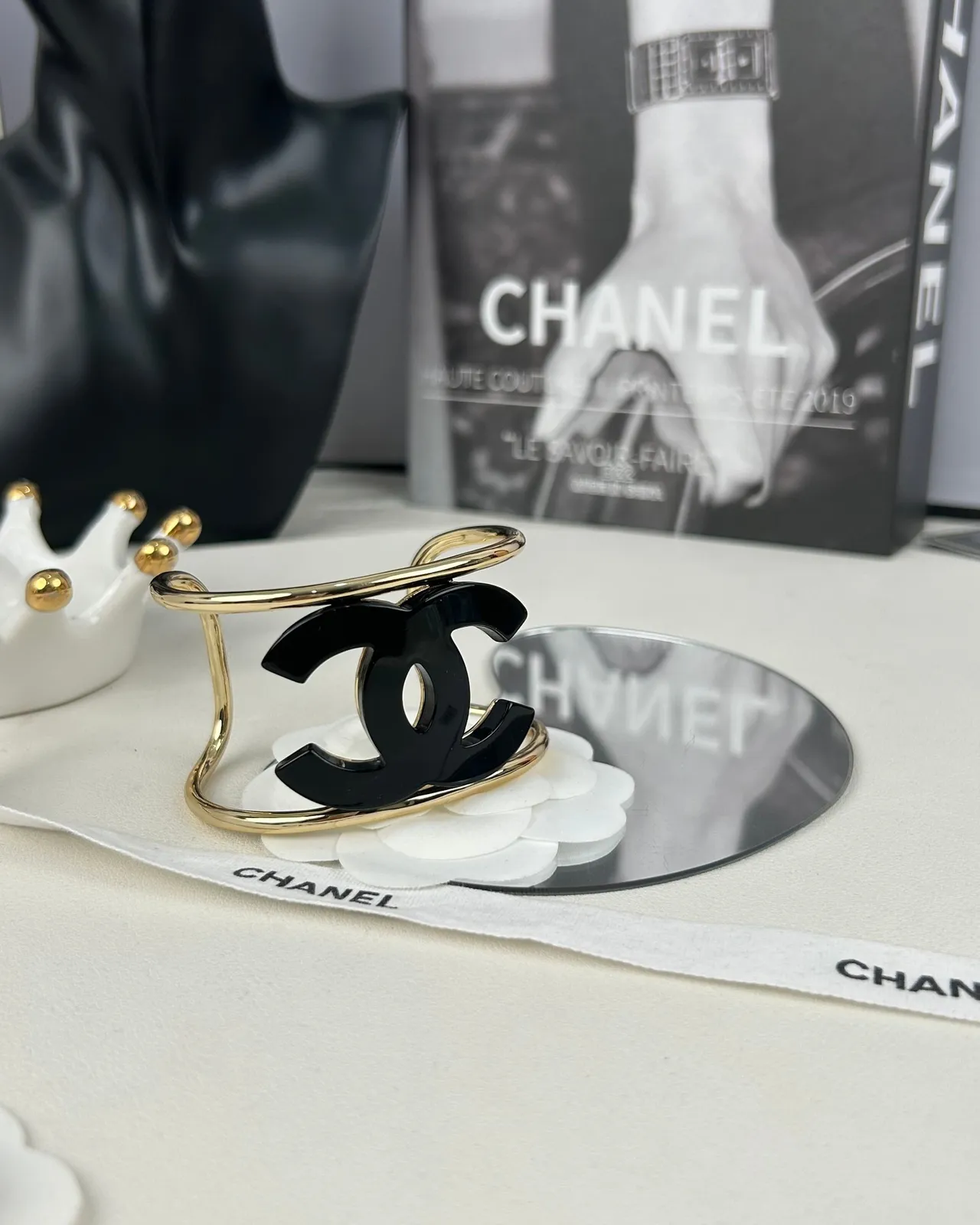 Chanel Classic Flap Bolsa Preta Dourada Acolchoada com Costura de Diamante CC Turn-Lock Fechamento 3